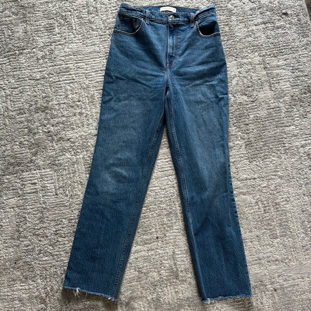 Abercrombie 90s Straight Ultra High Rise Jean